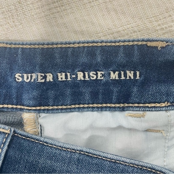 American Eagle Super High-Rise Mini Denim Skirt Size 4 Long - Picture 10 of 13